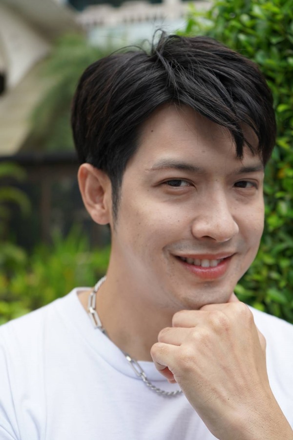 หลังยกหางตาซ่อนแผลใต้คิ้ว 4 เดือน ผลตอบรับดีมาก เพื่อนๆ ในวงการทักกันมาเยอะเลยว่า ไปทำอะไรมา ทำไมดูไม่ง่วง ดูสดใสขึ้น
