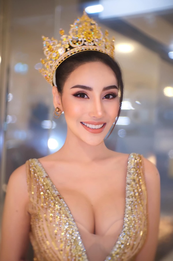 ศัลยกรรมตาสองชั้น เทคนิคหมอรวงข้าว 26.4 (9).jpg