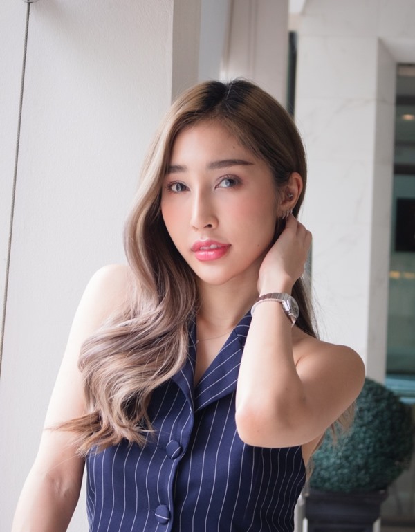 หลังศัลยกรรมตาสองชั้น+เปิดหัวตา+ดึงกล้ามเนื้อตา+เติมไขมัน 1 เดือน แต่งหน้าแล้วชั้นตาสวยมาก