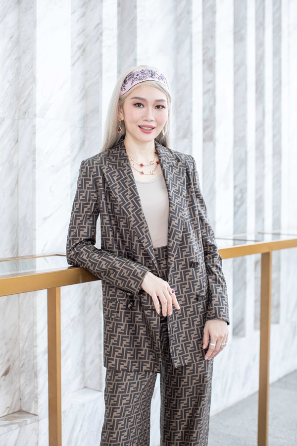 หมอรวงข้าว แพรว (3)_0.jpg