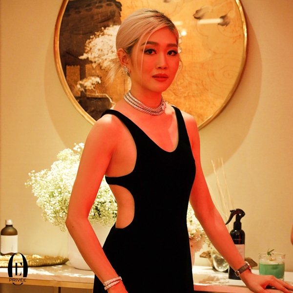 หมอรวงข้าว L'Officiel (1).jpg