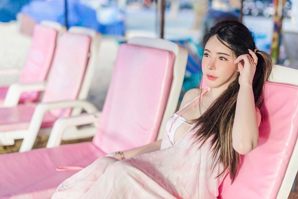 หลังเปิดหัวตา+เปิดหางตา 2 เดือน รูปทรงดวงตาเรียวสวย เป็นธรรมชาติ