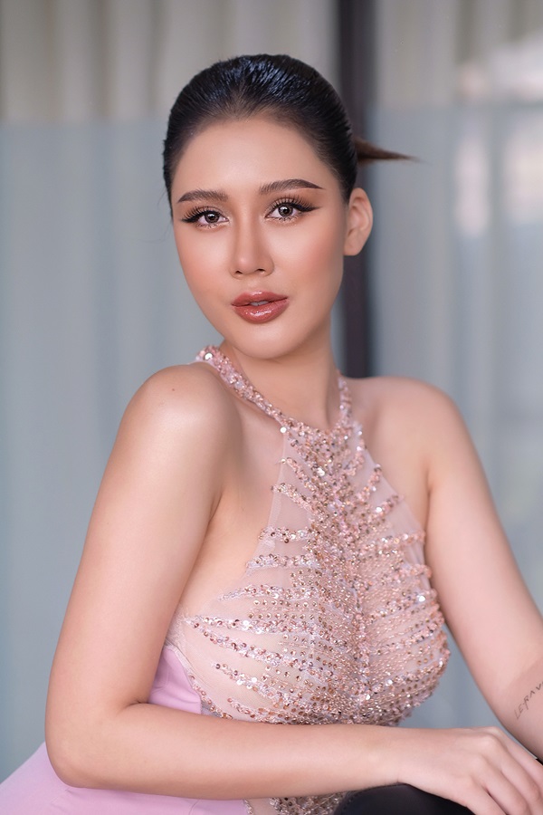 หลังแก้ตาสองชั้น+เปิดหัวตา+รักษากล้ามเนื้อตาอ่อนแรง+ยกหางตาซ่อนแผลใต้คิ้ว 2 เดือน