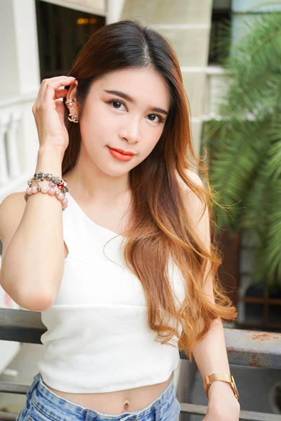 หลังเปิดหัวตา+เปิดหางตา 1 เดือนครึ่ง แต่งหน้าแล้วเป๊ะมาก