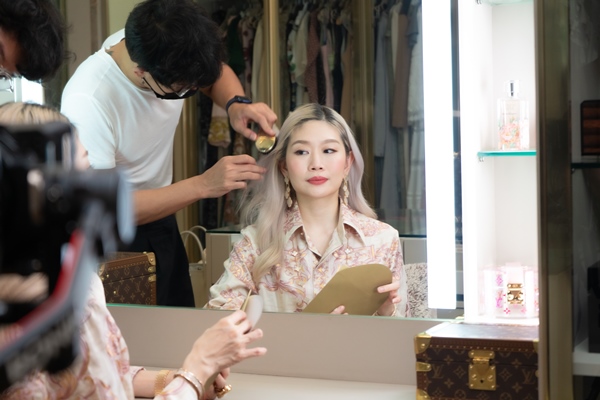 หมอรวงข้าว แต่งสวยก่อนเข้าฉาก