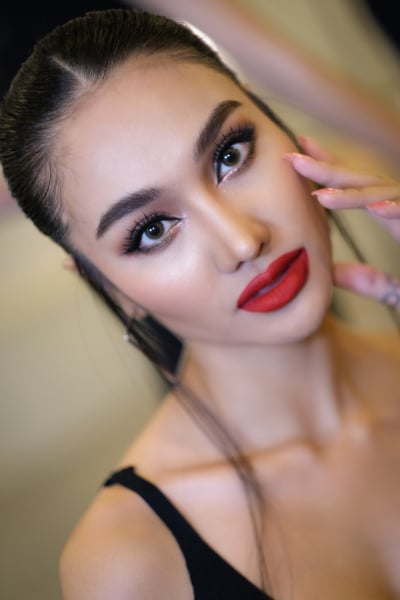 แค่ทำตาก็เปลี่ยนลุคเป็นสาวละตินได้